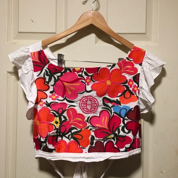 Embroidered top and skirt - Picture 5 of 9